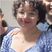 Creativa, paciente, amable, responsable, puntual, dinamica, empatica, disponible.